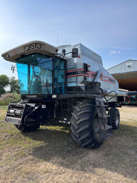 1996 Gleaner R62