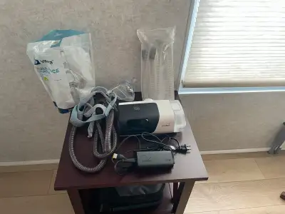 Cpap airsense 11 apap machine comes with the carry case tubing is heated hose or reg hose. Mask