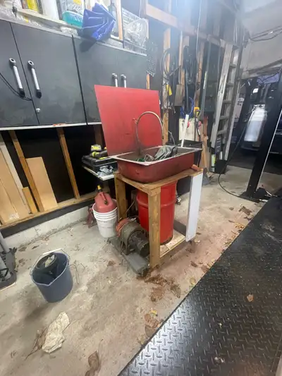 Homemade parts washer. Works very well. 110 V motor with pump. REDUCED!!!!