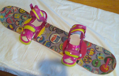 Adorable Burton Chicklet 110 Snowboard FlatBottom Kids Snowboard, View more