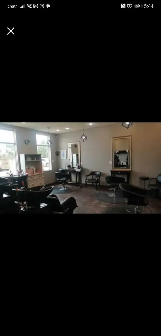 Salon Chair Rental62863245494018122