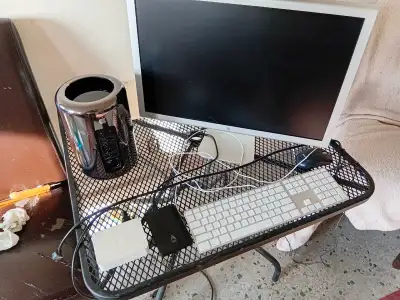 apple pro mac  , View more