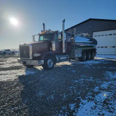 2015 Peterbilt Tri Drive Water Truck Jasper tank Approx 340,000km Asking $185,000 639-590-3242