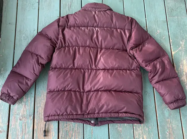 Women’s GAP Down Filled Puffer Burgundy Winter Jacket Medium in Women's - Tops & Outerwear in Calgary - Image 9