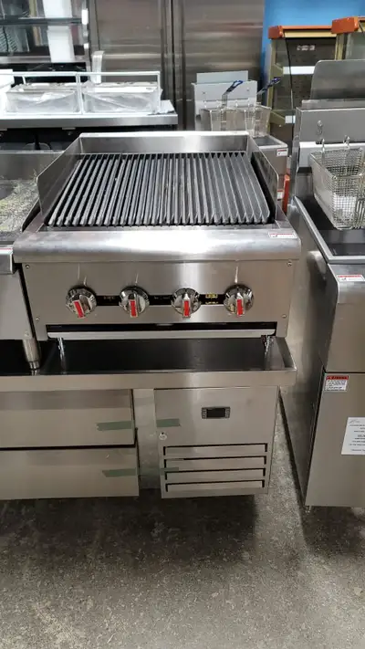 Commercial Natural Gas/Propane 24" Heavy Duty Charbroiler Specifications: * Heavy duty stainless ste...