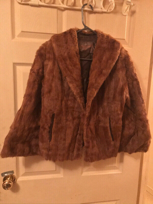 VINTAGE SEARS WOMENS  FUR COAT!IGreat condition!ASKING$125Now$90 in Women's - Tops & Outerwear in Kitchener / Waterloo