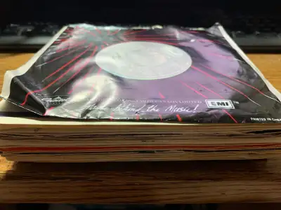 7" Vinyl Records - 25 Singles (Various Artists) pt24, View more
