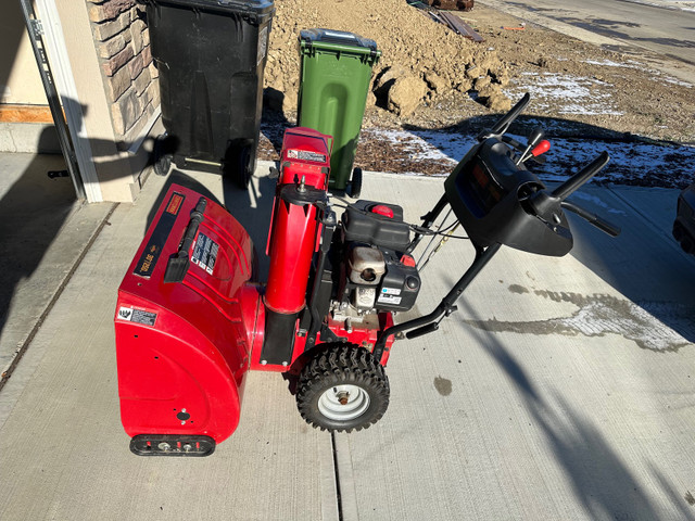 30-inch Craftsman Gas Snowblower in Snowblowers in St. Albert - Image 2