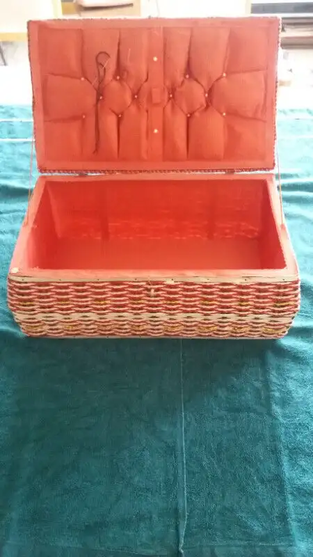 Panier de couture vintage in Hobbies & Crafts in Lévis - Image 3