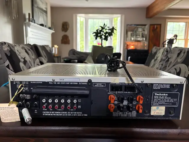 Technics SA-424 Stereo Receiver in Stereo Systems & Home Theatre in Oakville / Halton Region - Image 4