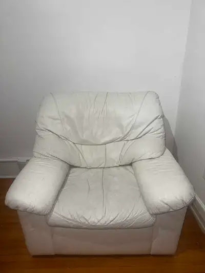Free couch / fauteuil gratuite, View more