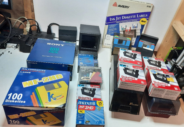 260 Floppy Disks • Brand New • 3 1/2" 1.44mb Diskettes Discs in Other in Kingston