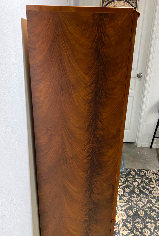 Vintage Wood Cabinet With Shelf’s Fantastic Condition! in Bookcases & Shelving Units in Calgary - Image 3