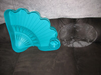 TUPPERWARE DISH DRYING RACK  /  ETCHED GLASS PLATE