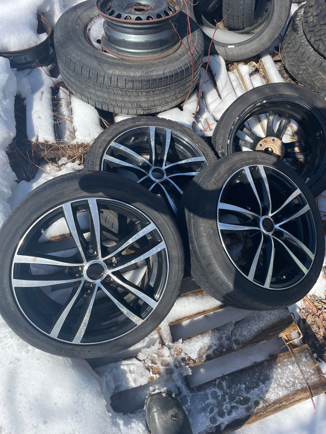 2014 Honda civic rims and tires  in Cars & Trucks in Cape Breton
