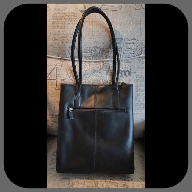 DANIER || Black Leather Bucket Purse in Women's - Bags & Wallets in Abbotsford - Image 3