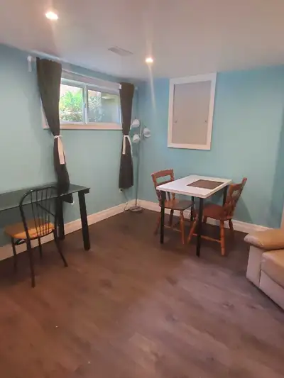 I am looking for a tenant. Perfect for a couple! Mohawk College students or workers are welcomed! Ev...