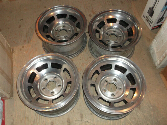 Corvette Roue Wheel Rim Mag 15X8'' Roues 5 1/2'' 6'' Knock Off dans Pneus et jantes  à Laval/Rive Nord