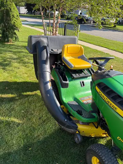 John Deere 42 Inch Bagger, View more