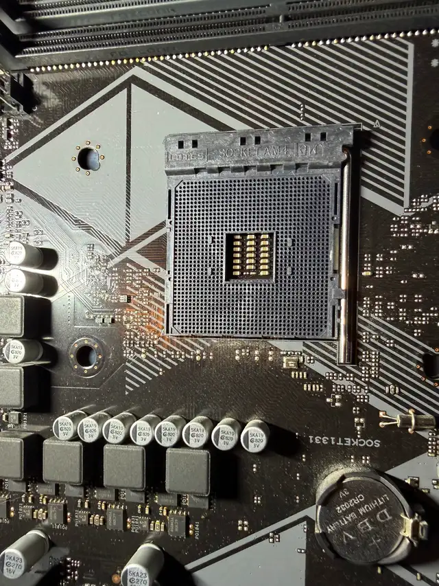 ASUS Prime B450M-A motherboard in System Components in City of Montréal - Image 3