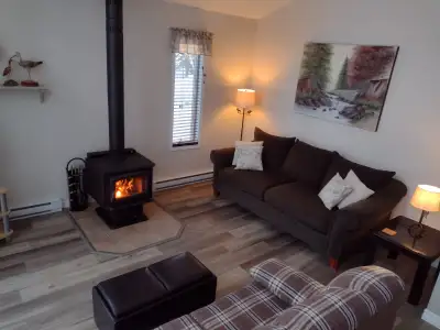 Location de chalet court terme.  Bord de l'eau.  Austin. Magog, View more