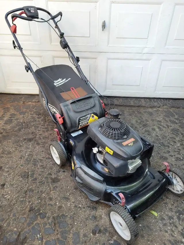 Craftsman self propelled lawnmower  in Lawnmowers & Leaf Blowers in Kitchener / Waterloo - Image 2