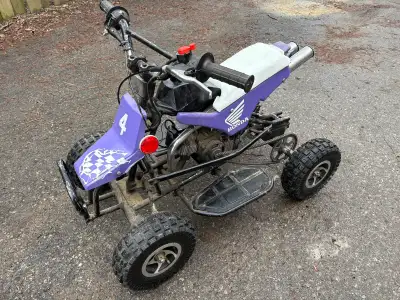 Kids 50cc gas Atv runs and drives good! 300