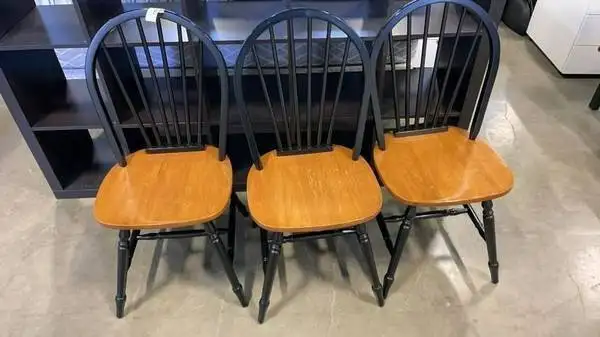 DINING CHAIRS SET OF 3 WOODEN in Chairs & Recliners in Delta/Surrey/Langley - Image 2