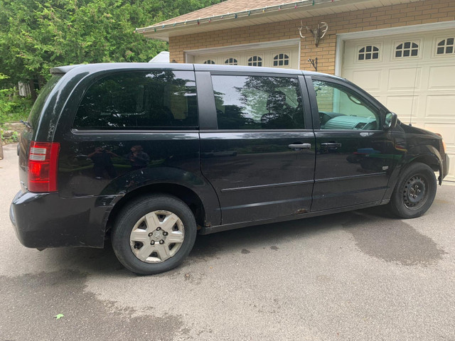 2009 Dodge Caravan Minivan Van SE in Cars & Trucks in Oakville / Halton Region - Image 2