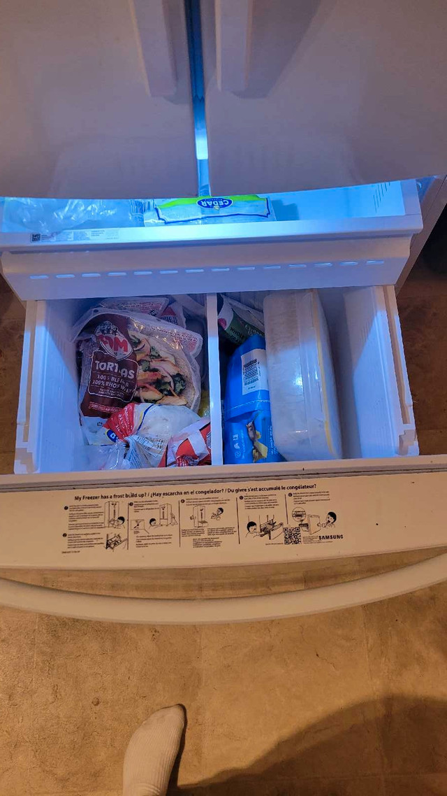 Réfrigérateur Samsung  dans Réfrigérateurs  à Ville de Montréal - Image 4
