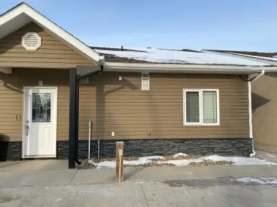 Description Similar to a luxury hotel on a budget! Welcome to: - New suites located in Esterhazy, SK...