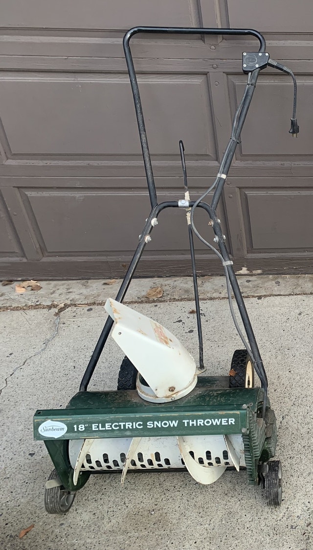 SUNBEAM ELECTRIC SNOWBLOWER Snowblowers Calgary Kijiji
