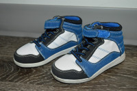 Toddler boys shoes, size 9 , very good