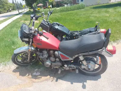 1982 750 with parts bike, as is , 519 282 0203