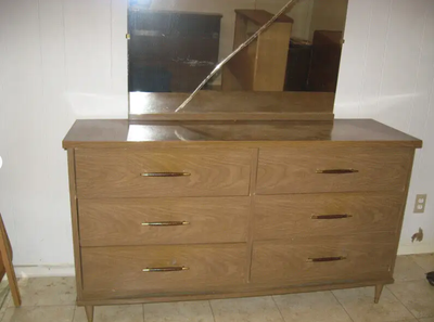 Lit et Bureau Antiquité-Vintage, View more