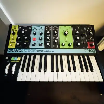 Moog Grandmother 32, View more