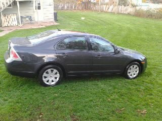 2007 Ford Fusion SE, 119K in Cars & Trucks in Fort McMurray - Image 2