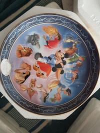 Disney Once upon a kiss collector plate