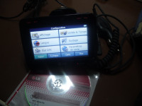 GPS LG  LN790. stereo, peut lire carte memoire,+2 autres gratuit