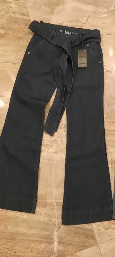 jeans neuves pour femmes grandeur 5 ans, View more