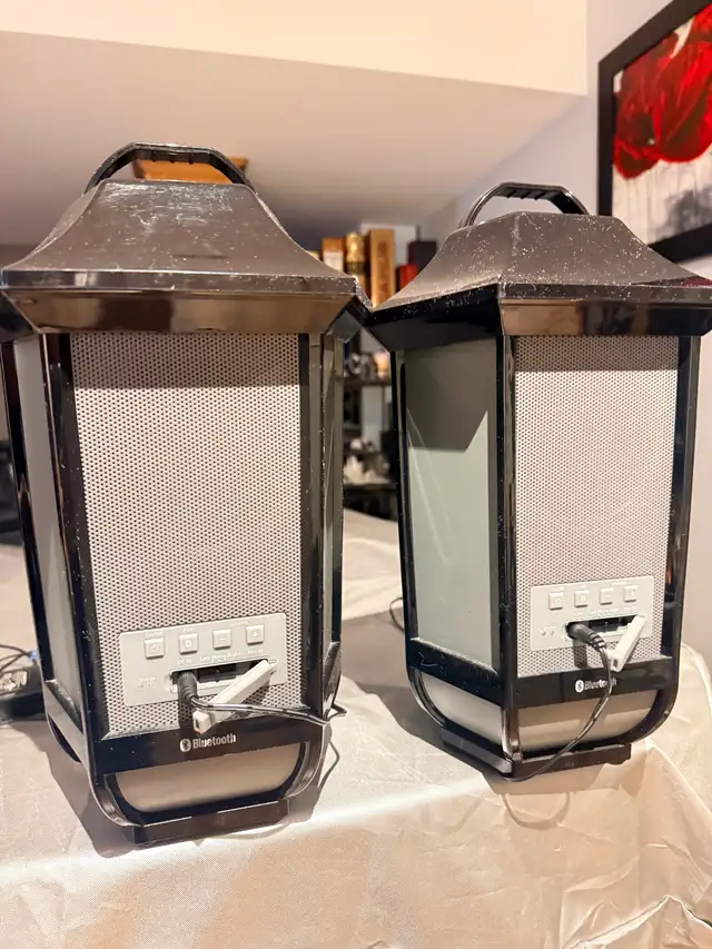 FS: 2 AR Bluetooth Speakers65565397542274121
