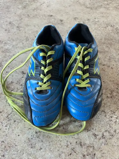 Souliers de soccer US 12, View more