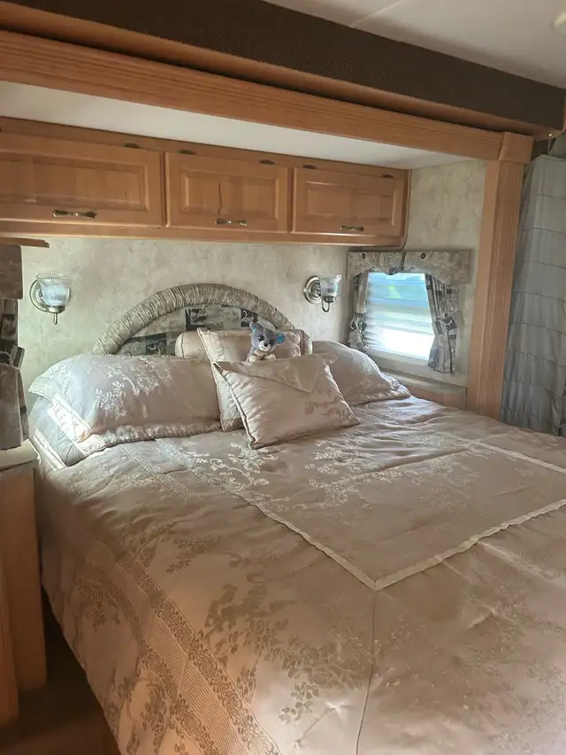 Prêt pour l’aventure Damon Challenger 2006 in RVs & Motorhomes in Saint-Jean-sur-Richelieu - Image 9