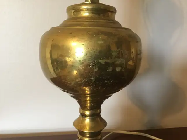 Brass Table Lamp in Indoor Lighting & Fans in Mississauga / Peel Region - Image 4