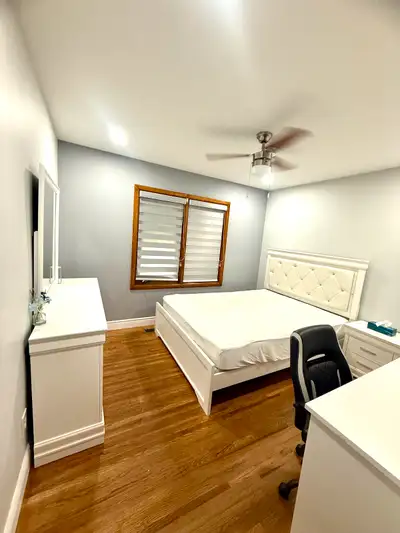 GIRLS Only furnished rooms available near U of Windsor