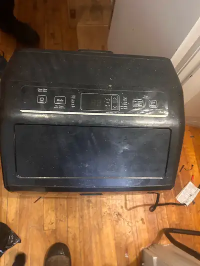 Very good working air conditioner I just no longer need it pick up in Cambridge