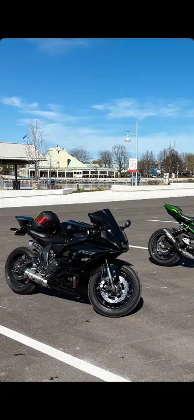 Selling my 2022 Yamaha R7. Bike is in pristine condition and has been meticulously maintained. It fe...