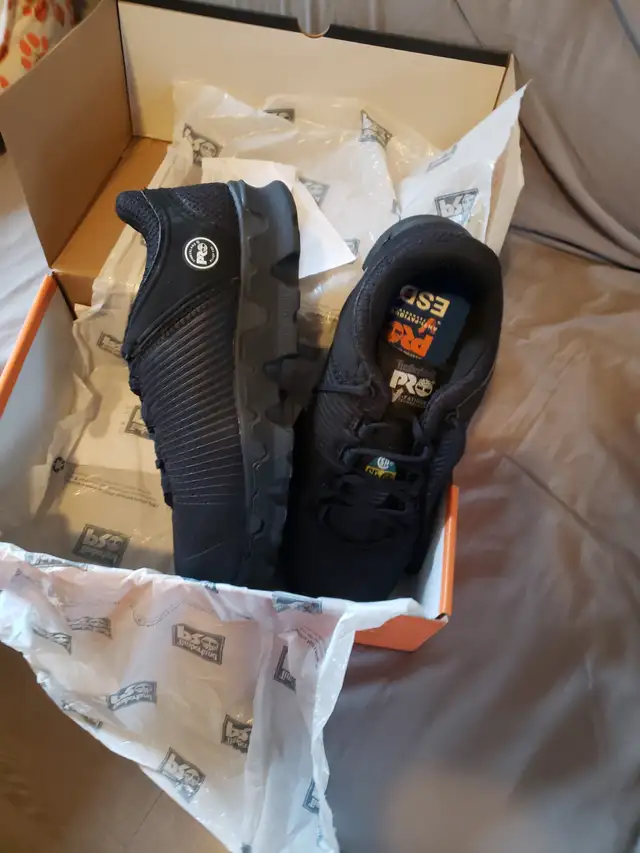 Work boots in Men's Shoes in Hamilton - Image 5