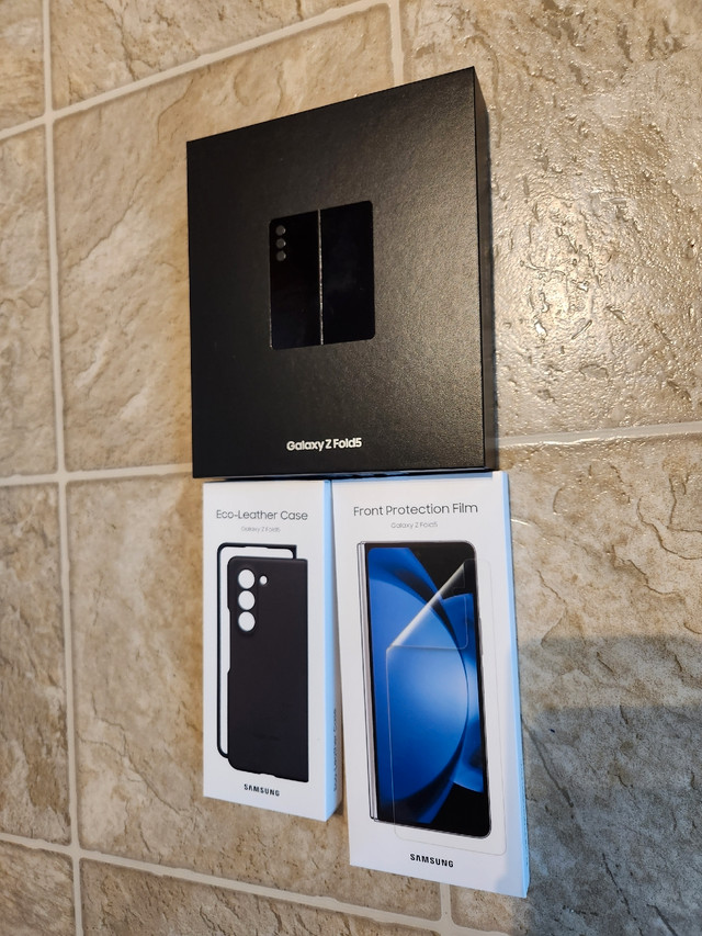**Perfect Condition** Samsung Galaxy Z Fold 5 512GB in Cell Phones in St. John's - Image 2