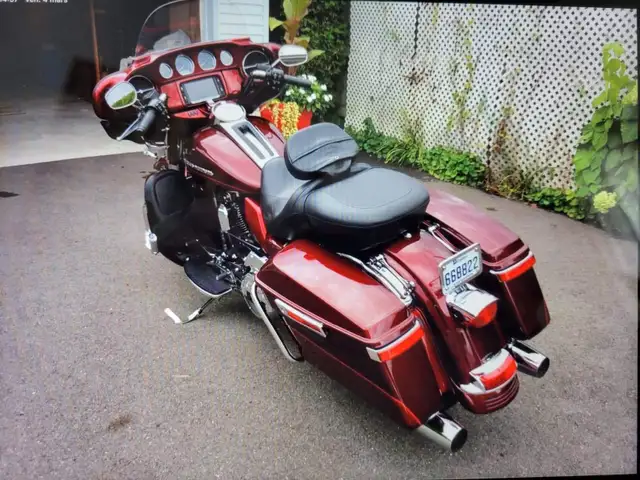 Harley Davidson Electra Glide Limited 2016 in Touring in Shawinigan - Image 3